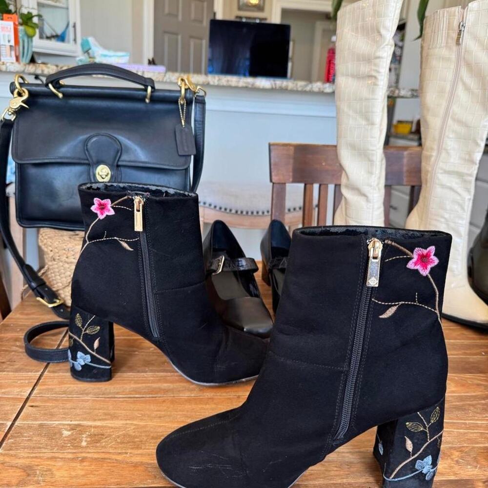 Nanette Lepore black “Lilly” embroidered Butterfly suede boots - Picture 2 of 7